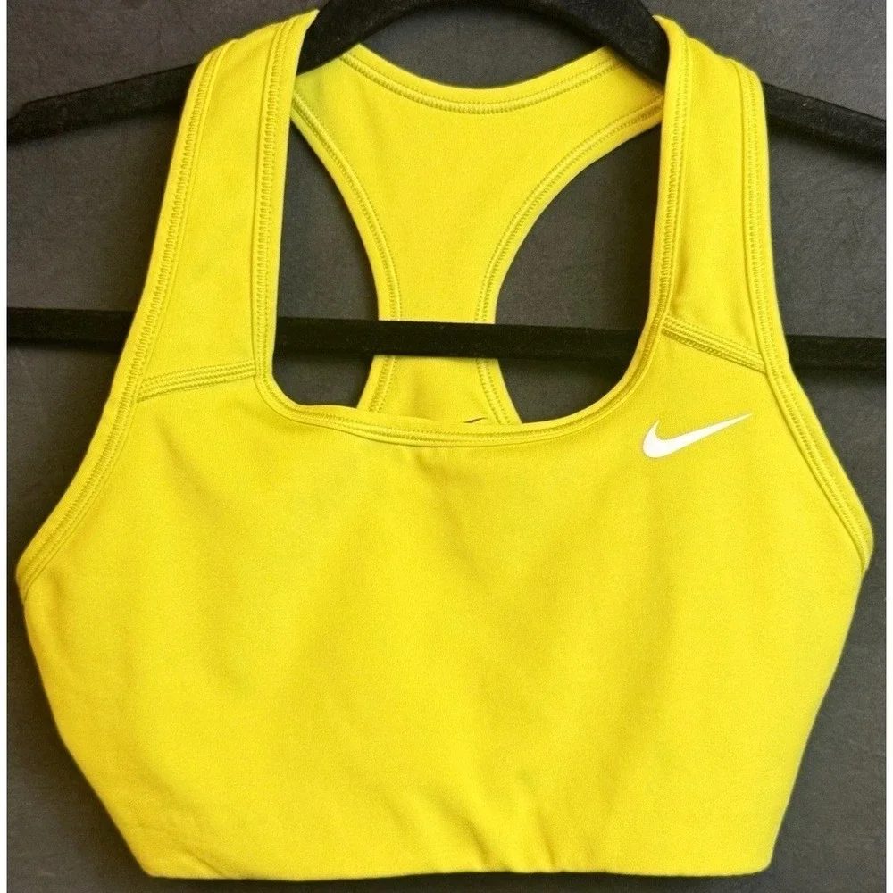 Nike Activewear Bundle Size S Sports Bras Nike Pro Shorts Foldie Fanny Pack Set